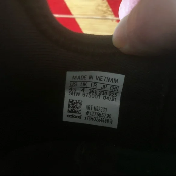 Adidas NMD R1, 4.5 - Picture 6 of 7